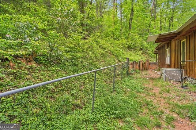85 Clear Lake Court, Ellijay, GA 30540