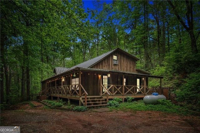 85 Clear Lake Court, Ellijay, GA 30540