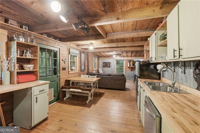 85 Clear Lake Court, Ellijay, GA 30540