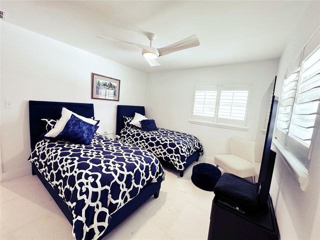 155 112TH AVENUE A, Treasure Island, FL 33706