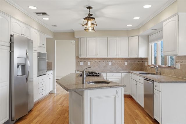 46 Timberland Drive, Lincoln, RI 02865