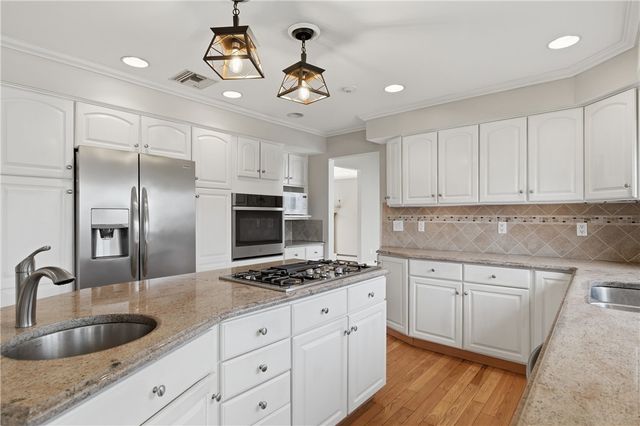 46 Timberland Drive, Lincoln, RI 02865