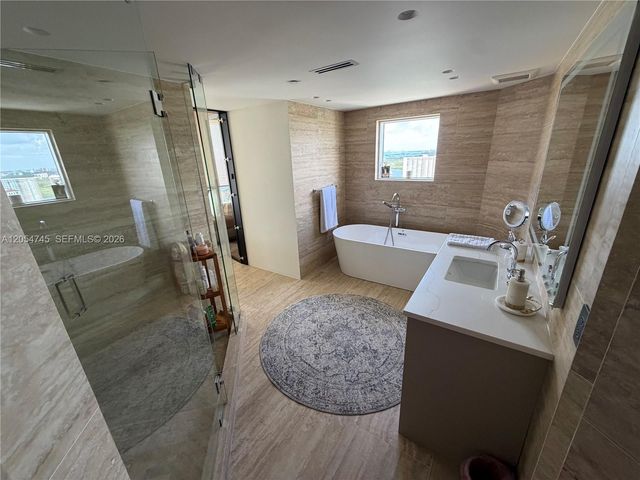 16425 Collins Avenue OS18A, Sunny Isles Beach, FL 33160