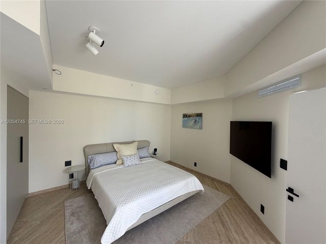 16425 Collins Avenue OS18A, Sunny Isles Beach, FL 33160