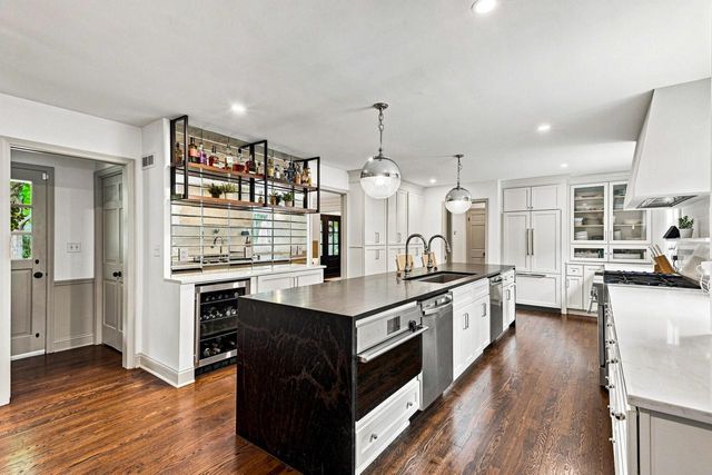 9931 N Otto ROAD, Mequon, WI 53092