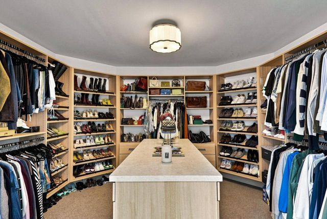 9931 N Otto ROAD, Mequon, WI 53092