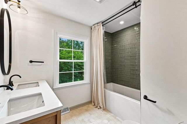 9931 N Otto ROAD, Mequon, WI 53092