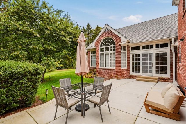 9931 N Otto ROAD, Mequon, WI 53092