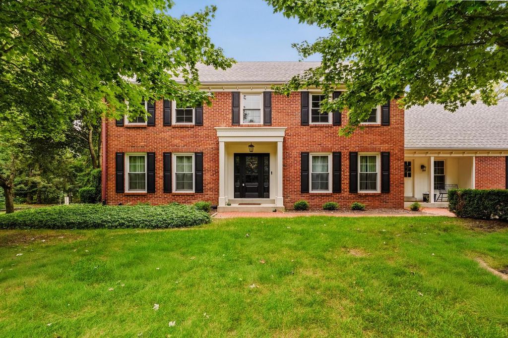 9931 N Otto ROAD, Mequon, WI 53092