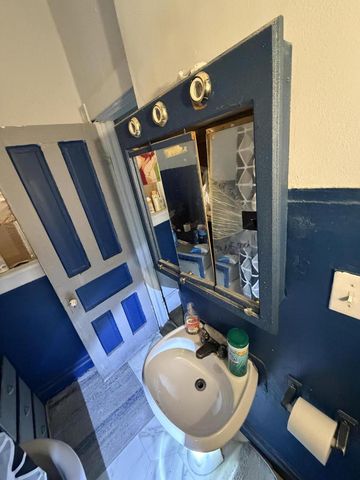 1912 W Rogers STREET, Milwaukee, WI 53204