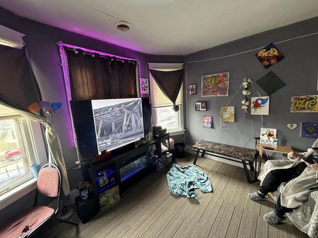 1912 W Rogers STREET, Milwaukee, WI 53204