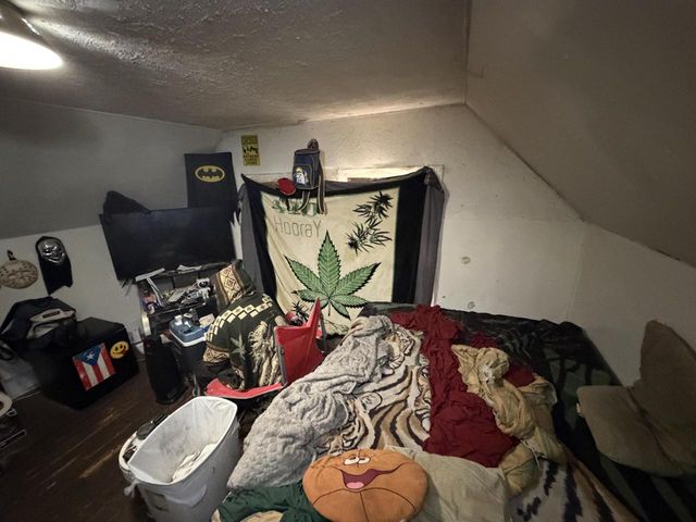 1912 W Rogers STREET, Milwaukee, WI 53204