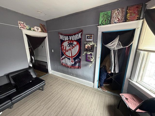 1912 W Rogers STREET, Milwaukee, WI 53204