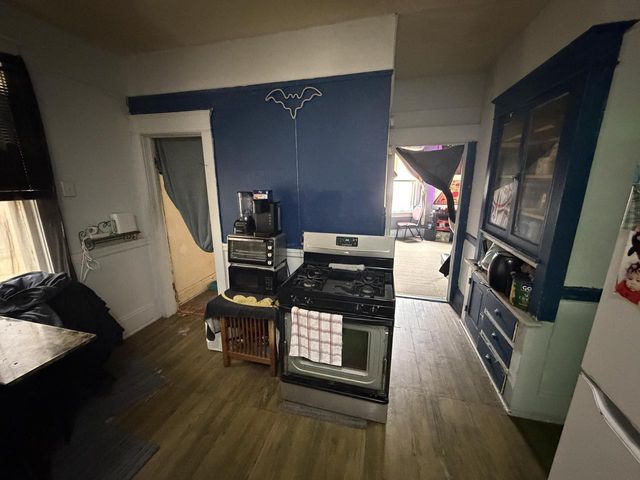 1912 W Rogers STREET, Milwaukee, WI 53204