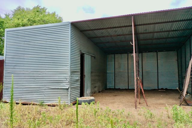 907 Co Rd 3, Turkey, TX 79261