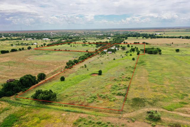 907 Co Rd 3, Turkey, TX 79261