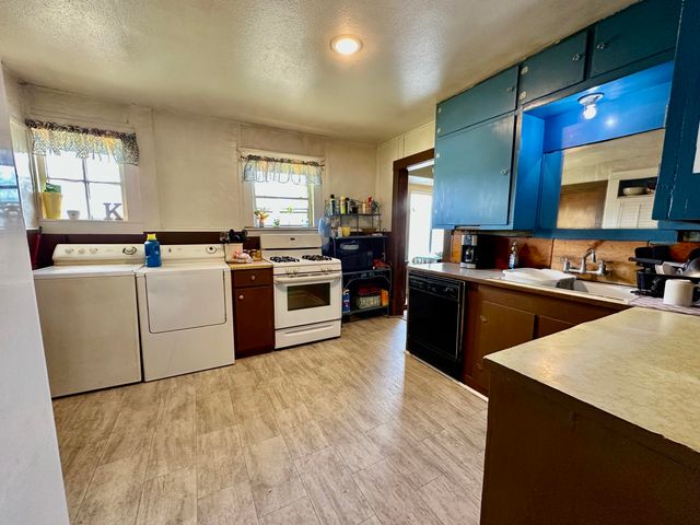 907 Co Rd 3, Turkey, TX 79261