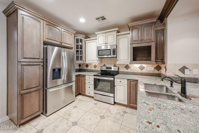 2434 E ROMA Avenue, Phoenix, AZ 85016