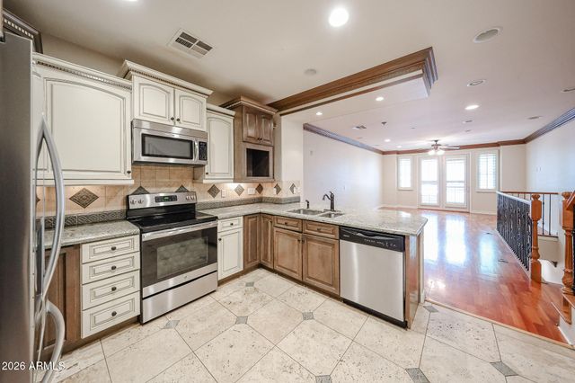 2434 E ROMA Avenue, Phoenix, AZ 85016