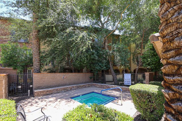 2434 E ROMA Avenue, Phoenix, AZ 85016