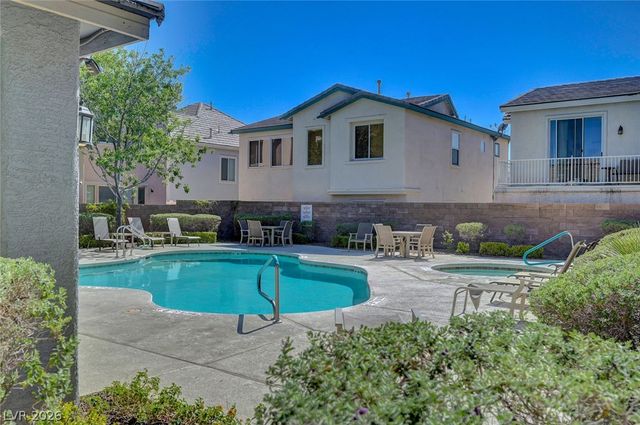 977 SPARKLING LIGHT Street, Henderson, NV 89052