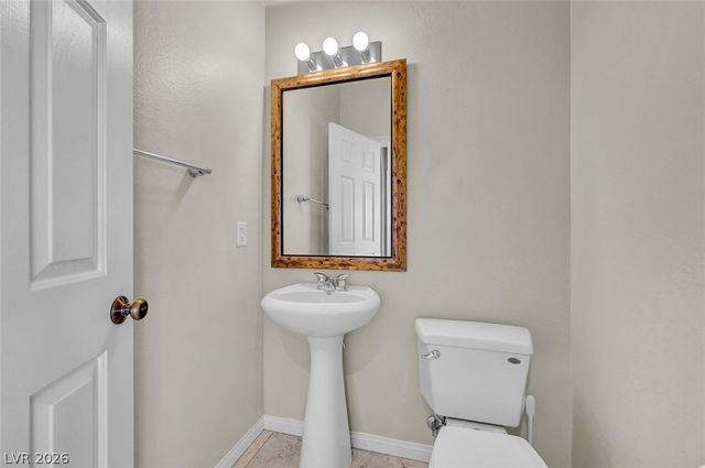 977 SPARKLING LIGHT Street, Henderson, NV 89052