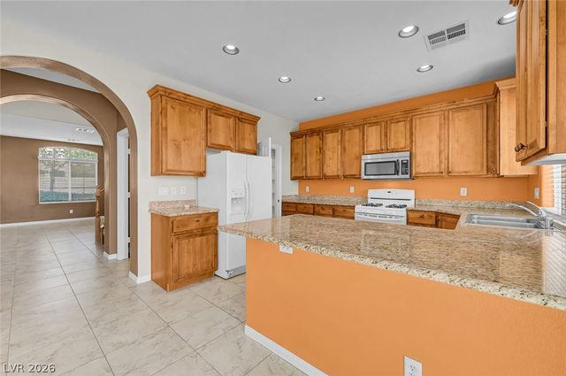 977 SPARKLING LIGHT Street, Henderson, NV 89052