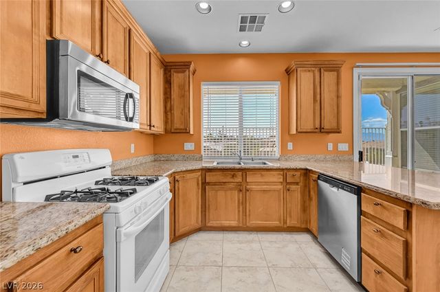 977 SPARKLING LIGHT Street, Henderson, NV 89052