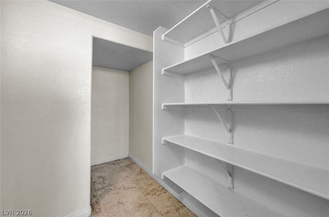 977 SPARKLING LIGHT Street, Henderson, NV 89052