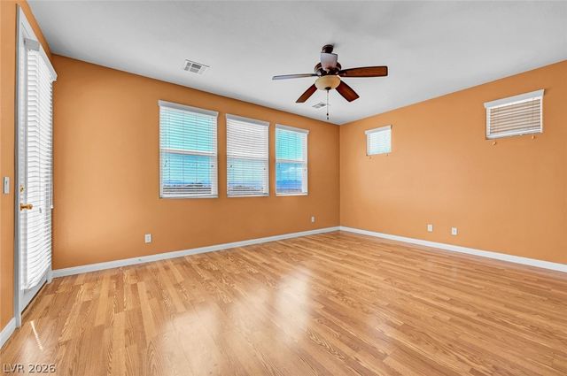 977 SPARKLING LIGHT Street, Henderson, NV 89052
