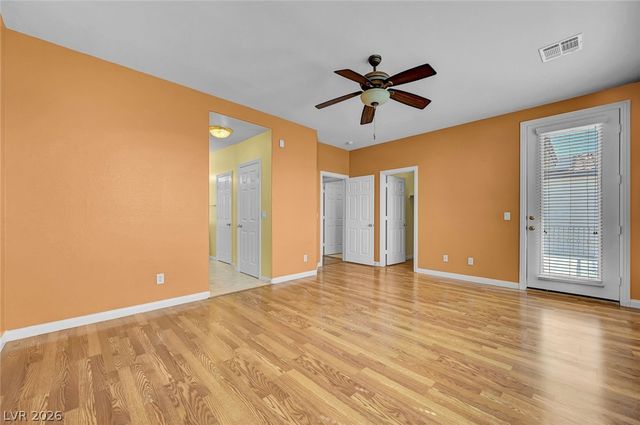 977 SPARKLING LIGHT Street, Henderson, NV 89052
