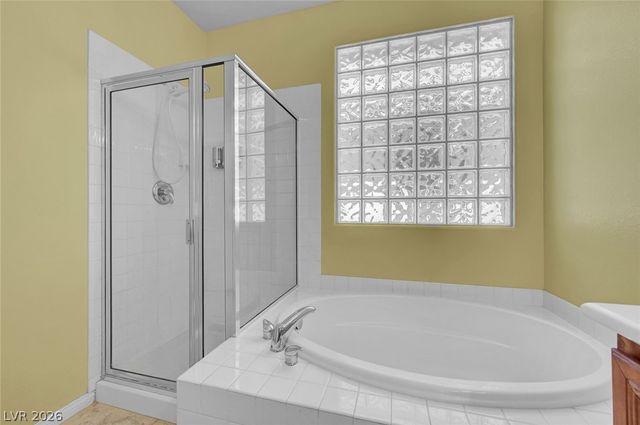 977 SPARKLING LIGHT Street, Henderson, NV 89052