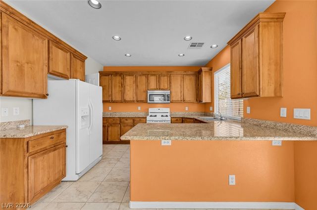977 SPARKLING LIGHT Street, Henderson, NV 89052