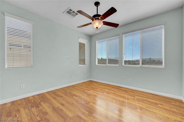 977 SPARKLING LIGHT Street, Henderson, NV 89052