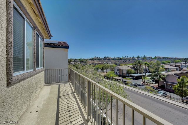977 SPARKLING LIGHT Street, Henderson, NV 89052
