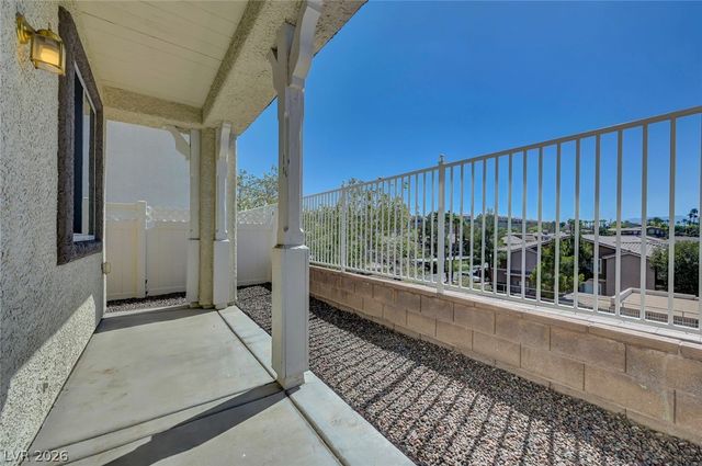 977 SPARKLING LIGHT Street, Henderson, NV 89052