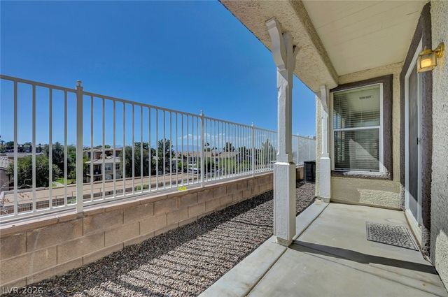 977 SPARKLING LIGHT Street, Henderson, NV 89052