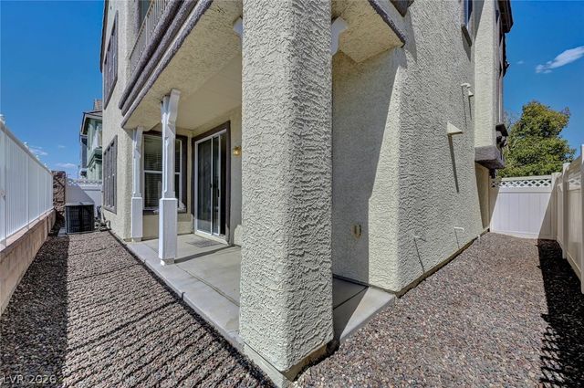 977 SPARKLING LIGHT Street, Henderson, NV 89052