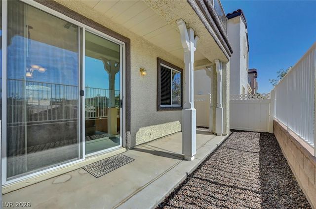 977 SPARKLING LIGHT Street, Henderson, NV 89052