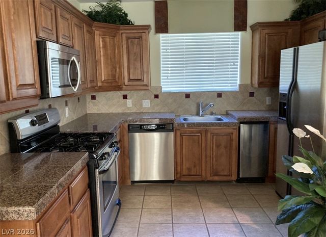 977 SPARKLING LIGHT Street, Henderson, NV 89052