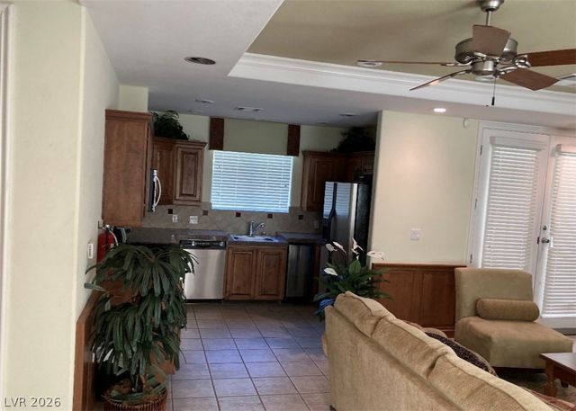 977 SPARKLING LIGHT Street, Henderson, NV 89052