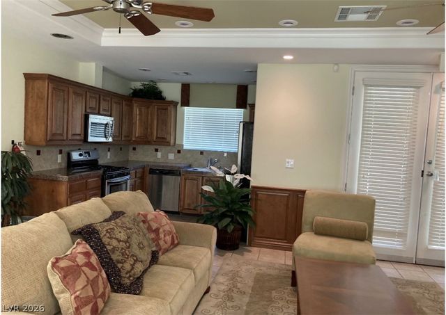 977 SPARKLING LIGHT Street, Henderson, NV 89052