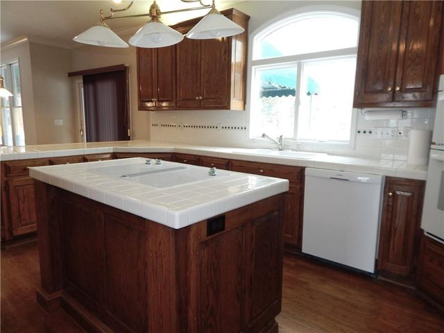 653 BUTTERNUT Court, Liberty, MO 64068