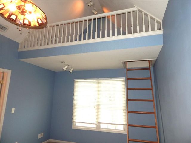 653 BUTTERNUT Court, Liberty, MO 64068