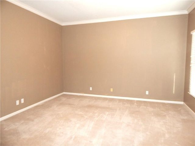 653 BUTTERNUT Court, Liberty, MO 64068