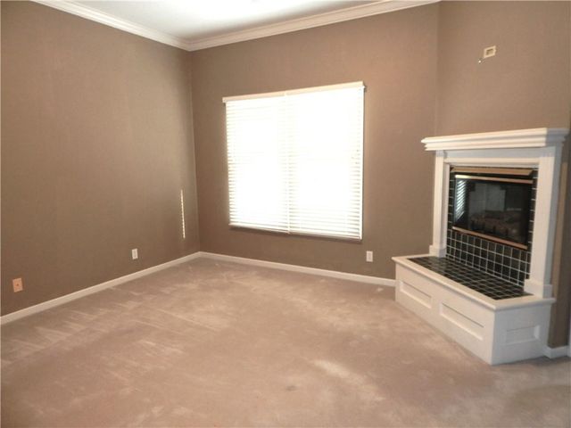 653 BUTTERNUT Court, Liberty, MO 64068