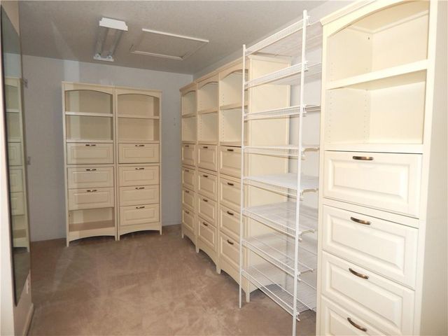 653 BUTTERNUT Court, Liberty, MO 64068