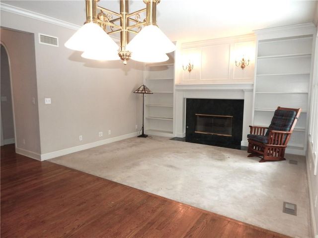 653 BUTTERNUT Court, Liberty, MO 64068