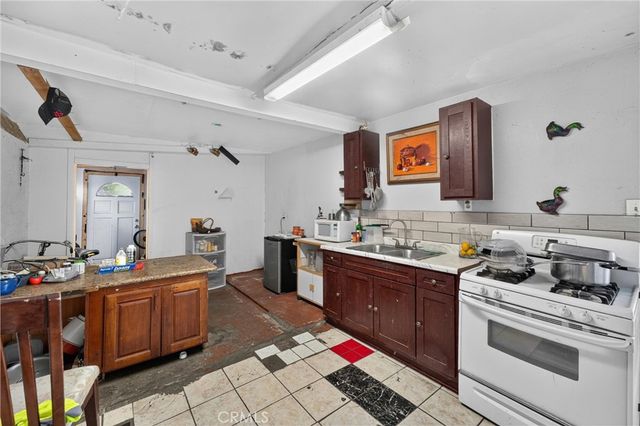 4123 Chevy Chase Drive, Los Angeles, CA 90039
