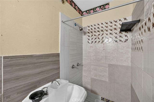 4123 Chevy Chase Drive, Los Angeles, CA 90039